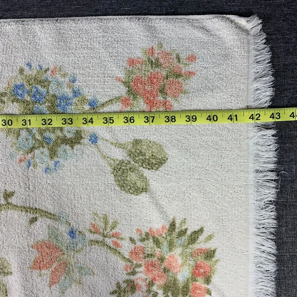 Vintage Fieldcrest Floral Patterned Bath Towel Cotton 23